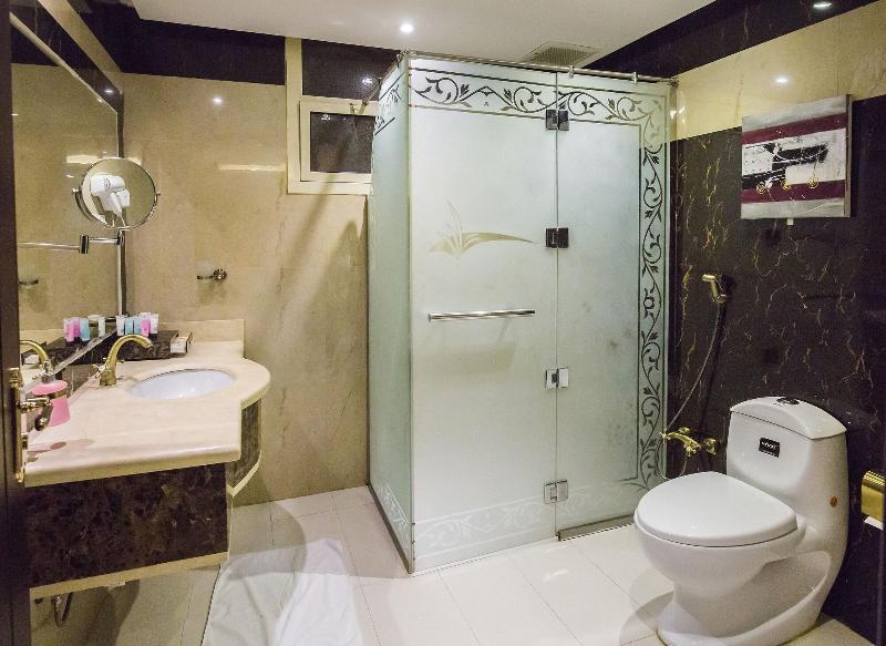 Rest Night Hotel Apartment- Alhamra - Oda
