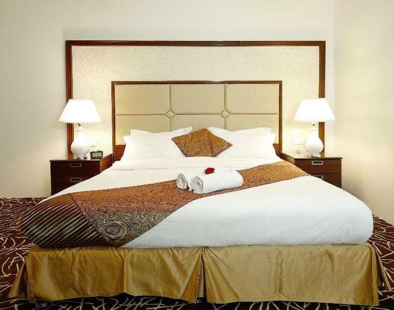 Rest Night Hotel Apartment- Alhamra - Oda