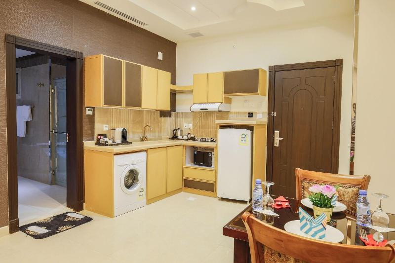 Rest Night Hotel Apartment- Alhamra - Oda