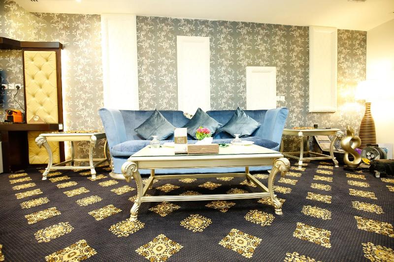 Rest Night Hotel Apartment- Alhamra - Oda
