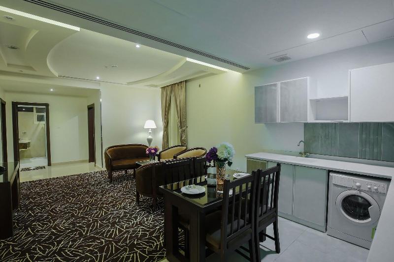 Rest Night Hotel Apartment- Alhamra - Oda