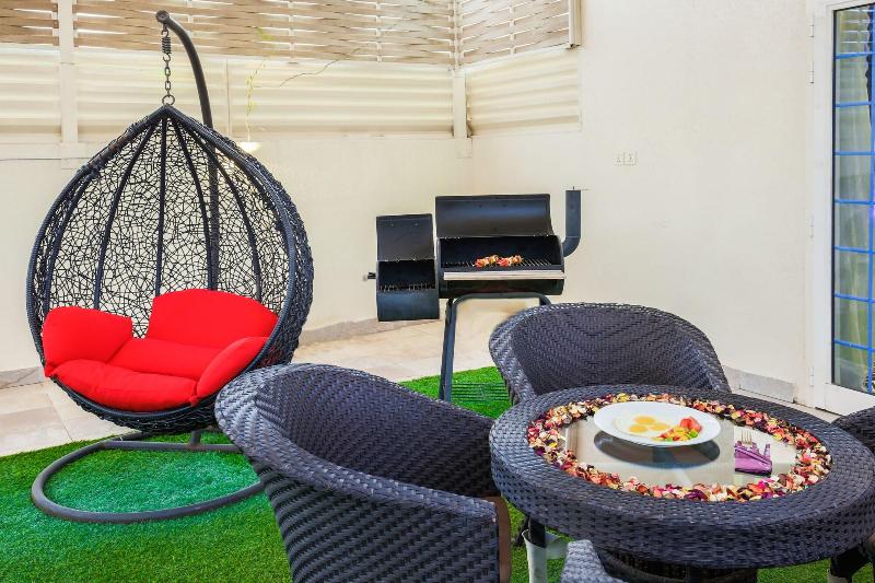 Rest Night Hotel Apartment- Alhamra - Oda