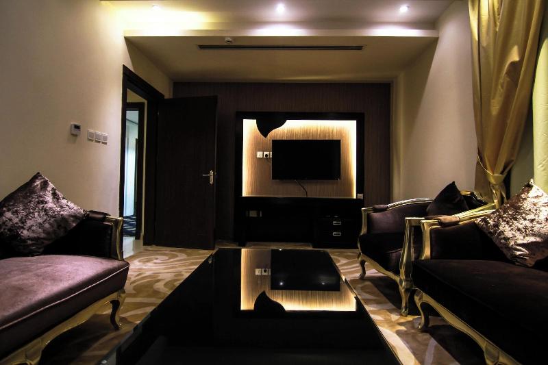 Rest Night Hotel Apartment- Alhamra - Oda