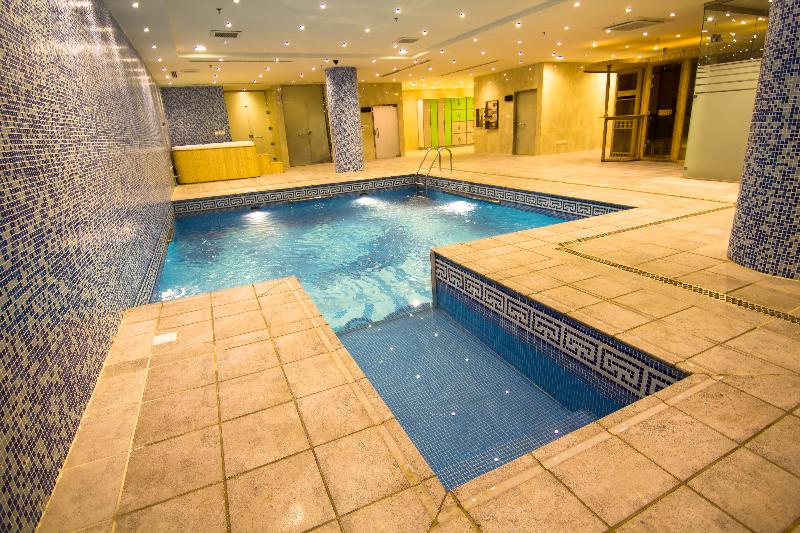 Rest Night Hotel Apartment- Alhamra - Havuz