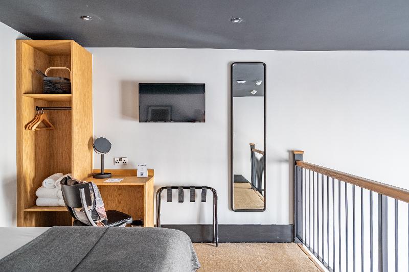 Crescent Place by Mansley - Oda