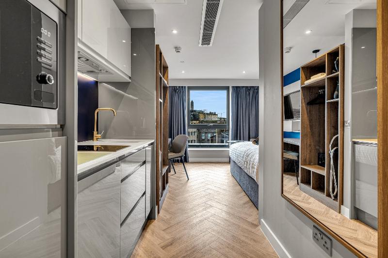 Roomzzz Edinburgh - Oda