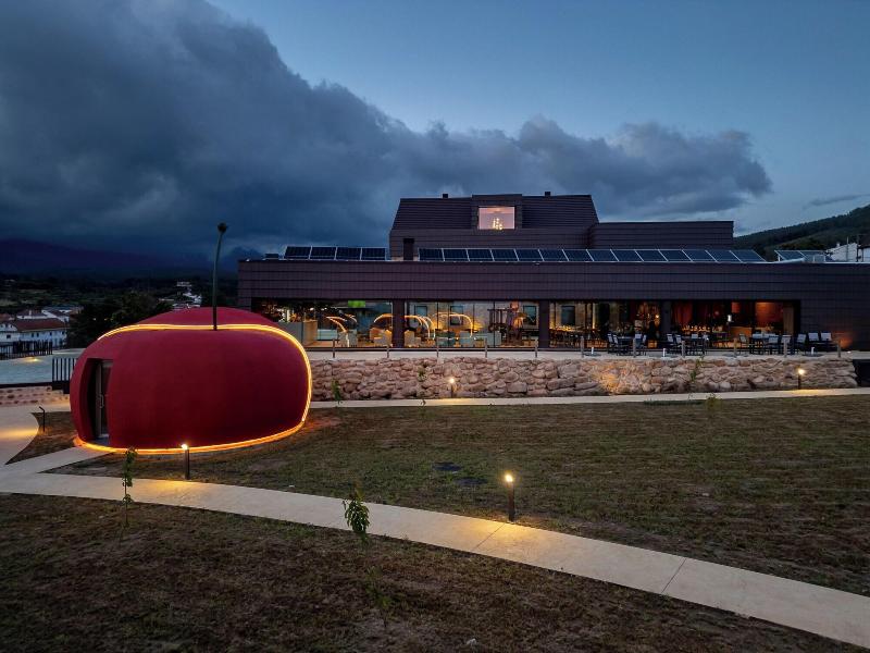 Cherry Sculpture Hotel - Genel