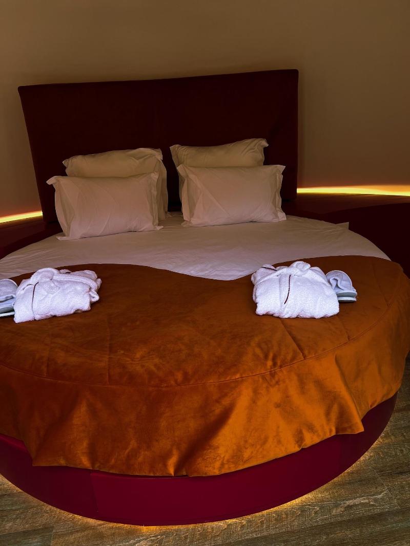 Cherry Sculpture Hotel - Oda