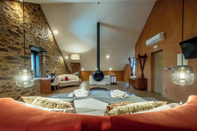 Cherry Sculpture Hotel - Oda