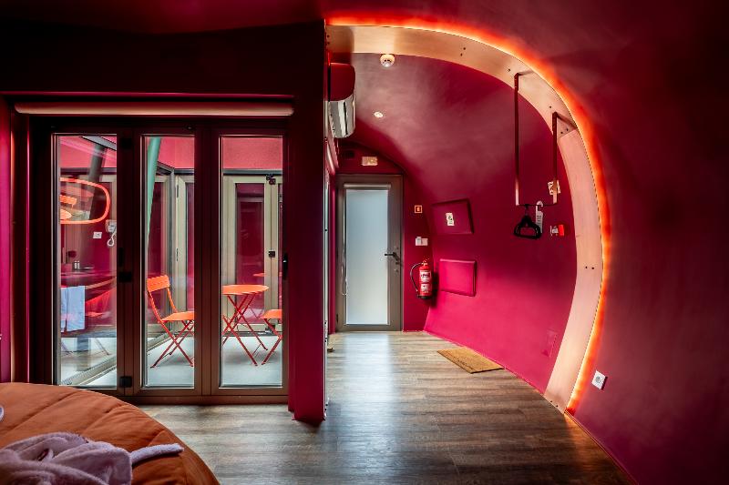 Cherry Sculpture Hotel - Oda