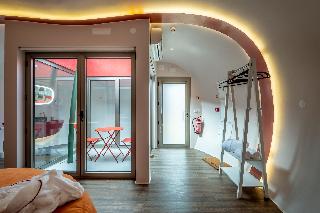 Cherry Sculpture Hotel fotoÄŸrafÄ±