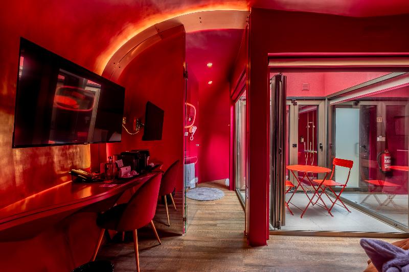 Cherry Sculpture Hotel - Oda