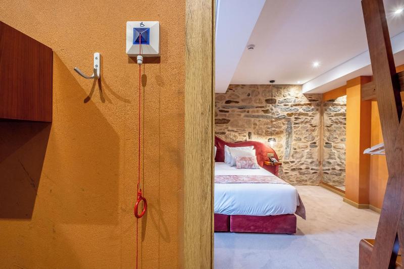 Cherry Sculpture Hotel - Oda