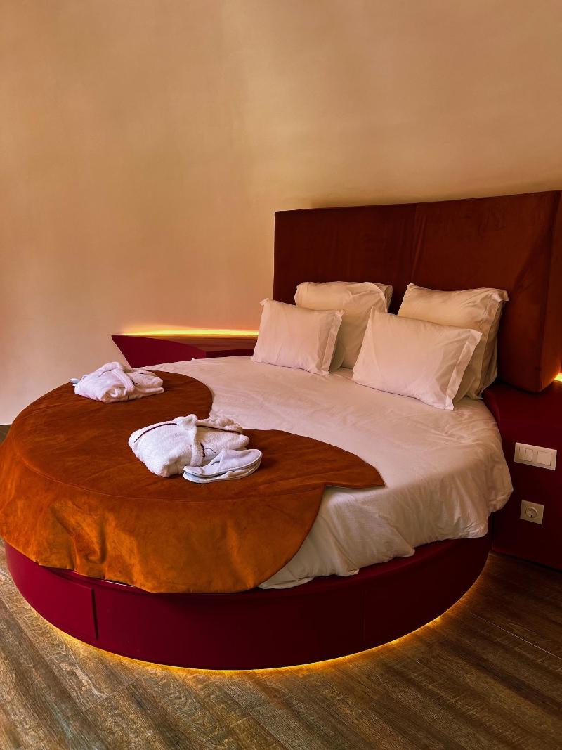 Cherry Sculpture Hotel - Oda