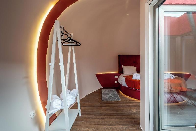 Cherry Sculpture Hotel - Oda