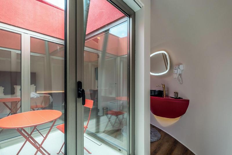 Cherry Sculpture Hotel - Oda