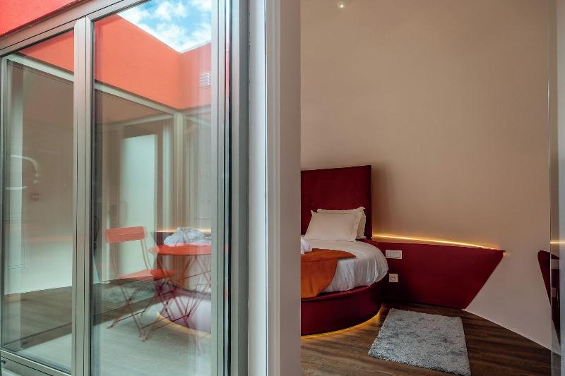 Cherry Sculpture Hotel - Oda