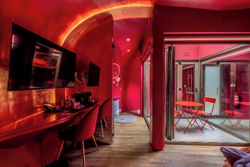 Cherry Sculpture Hotel - Oda