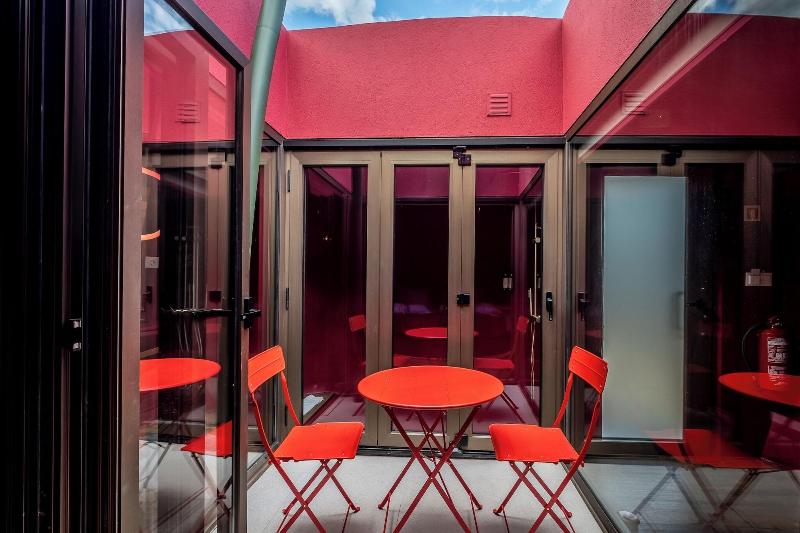 Cherry Sculpture Hotel - Oda