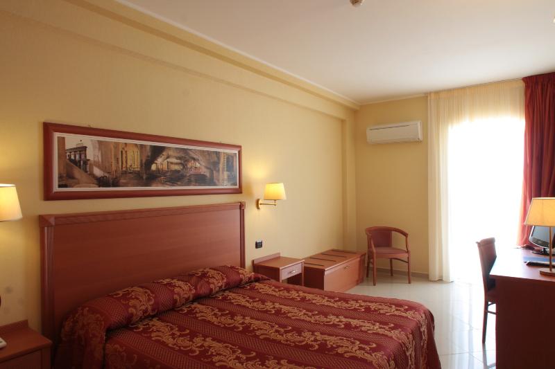Hotel Relais Dei Normanni - Oda