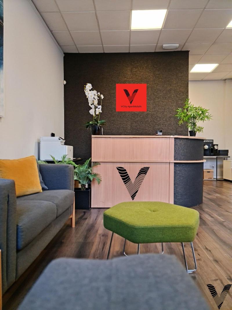 V City Aparthotels - Lobi