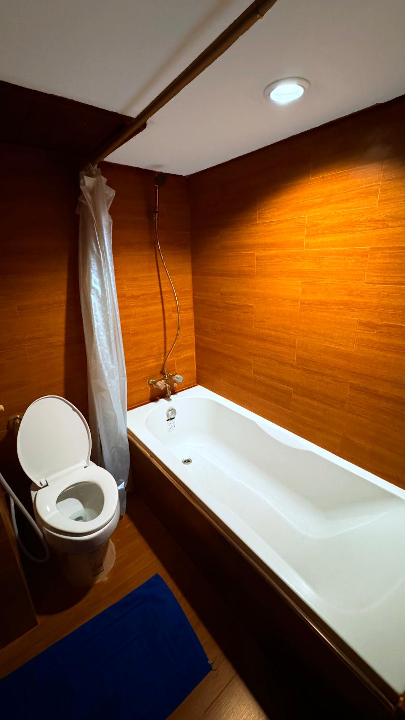 Highfive Hotel Pattaya - Oda