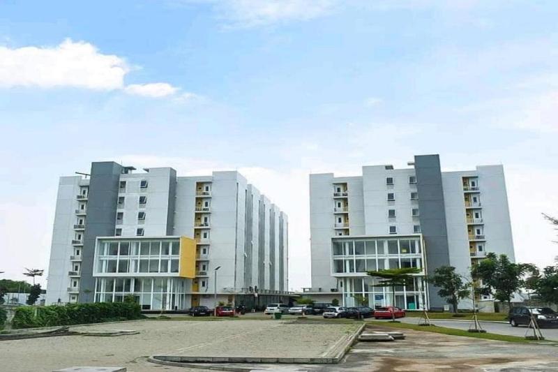 Barata Hotel Near Bandara Soekarno Hatta By Zuzu - Lobi