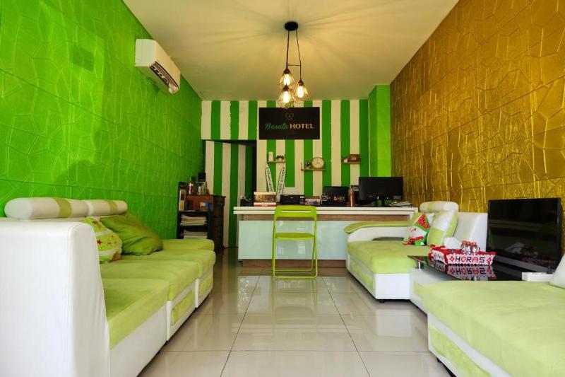 Barata Hotel Near Bandara Soekarno Hatta By Zuzu - Lobi