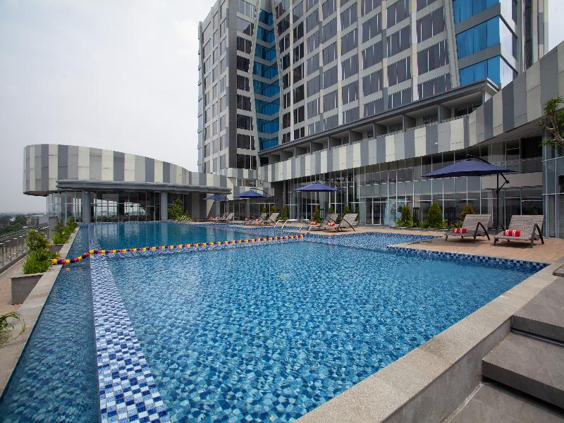 Harris Hotel & Convention Cibinong City Mall Bogor - Havuz