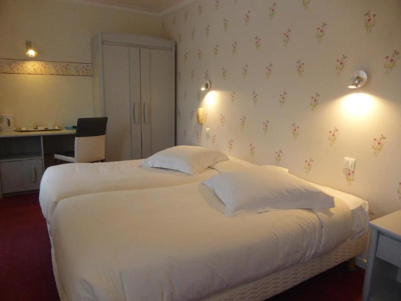 Logis Hostellerie Saint Louis - Oda