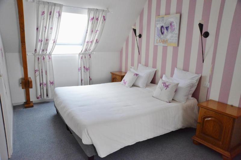 Logis Hostellerie Saint Louis - Oda