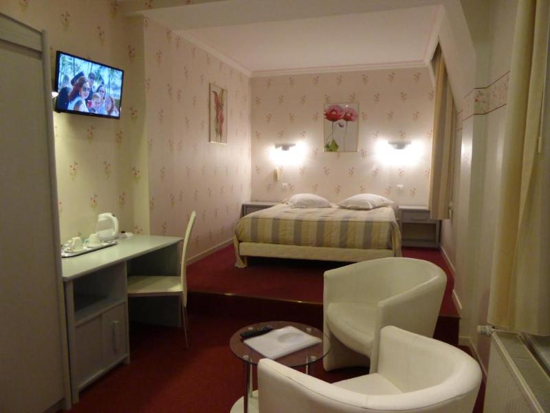 Logis Hostellerie Saint Louis - Oda