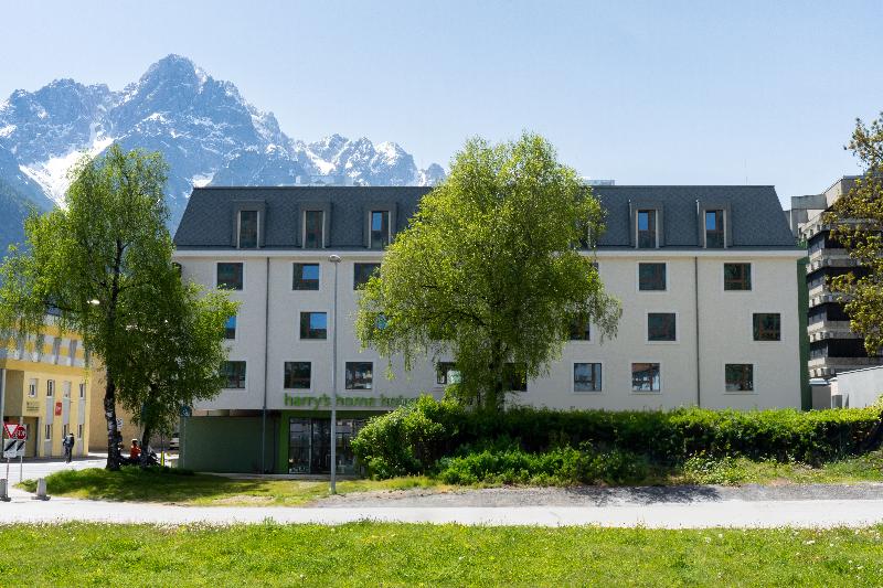 Harry's Home Lienz - Genel