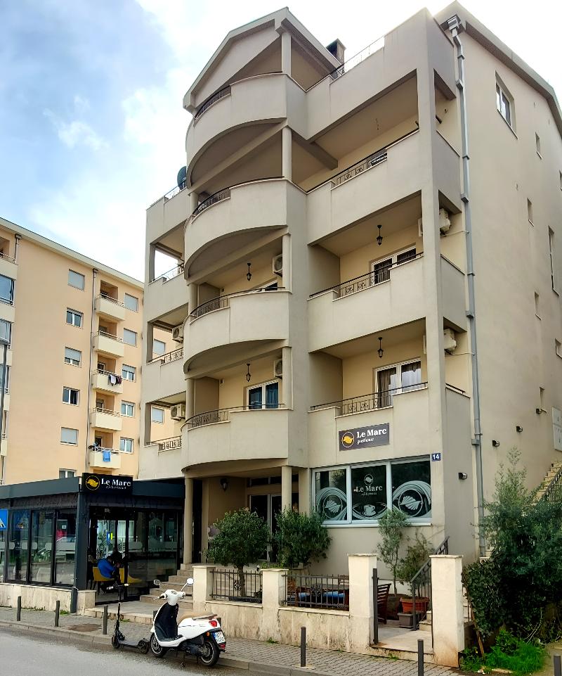 Le Marc Guesthouse - Genel