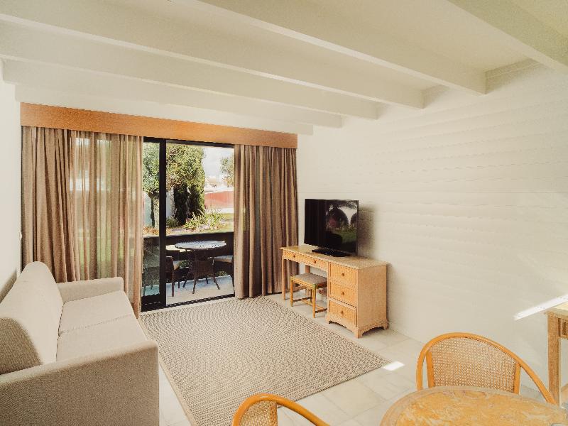 Topázio Vibe Beach Hotel & Apartments - Oda