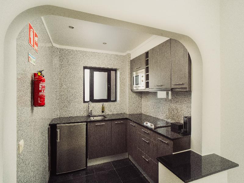 Topázio Vibe Beach Hotel & Apartments - Oda