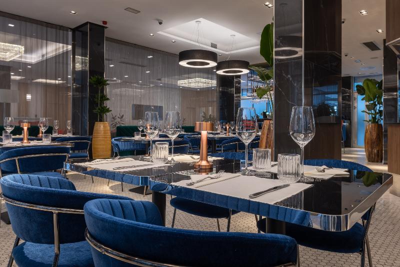 Silver Crown Hotel & Residence, Palace Quarter - Restoran