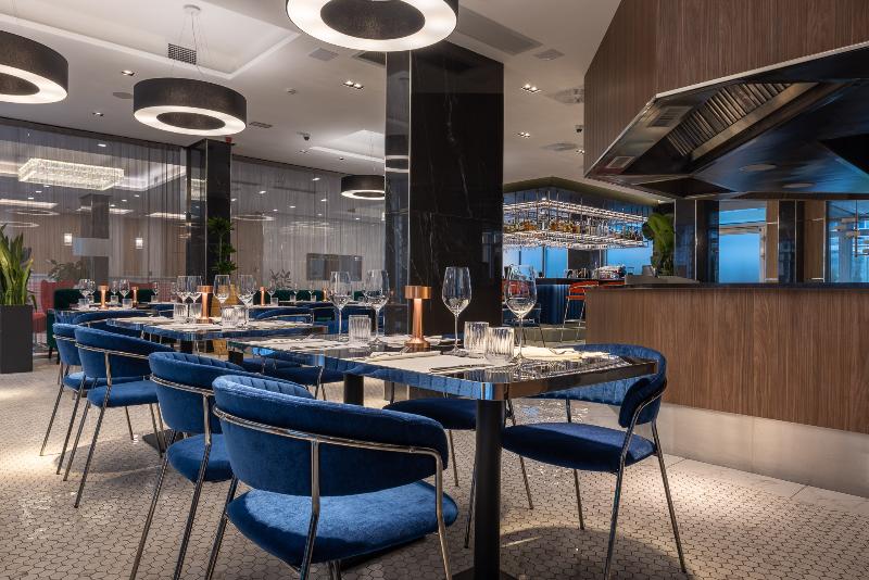 Silver Crown Hotel & Residence, Palace Quarter - Restoran