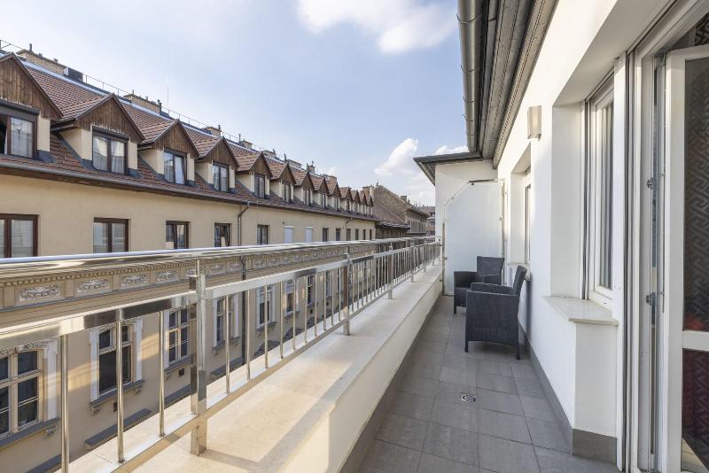 Silver Crown Hotel & Residence, Palace Quarter - Teras