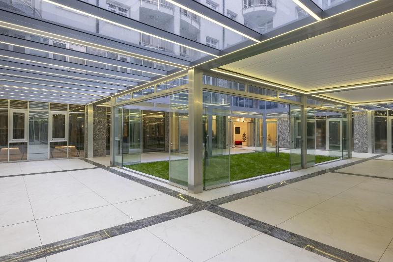 Silver Crown Hotel & Residence, Palace Quarter - Teras
