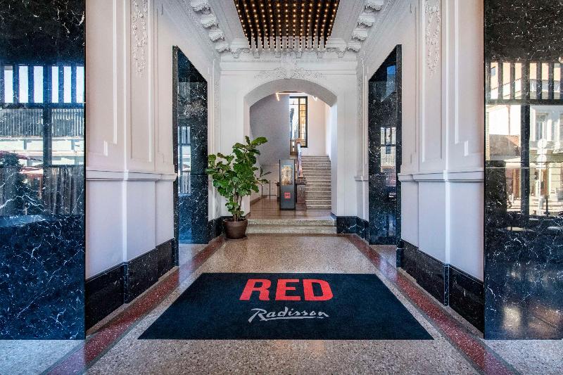 Radisson Red Tbilisi - Lobi