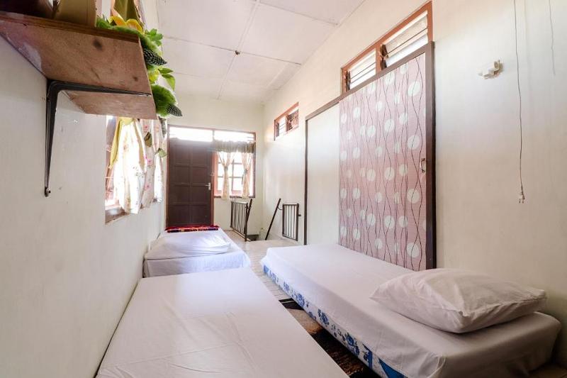 Adil Jaya Homestay By Zuzu - Oda