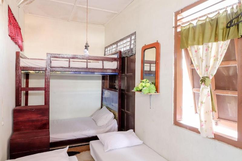 Adil Jaya Homestay By Zuzu - Oda