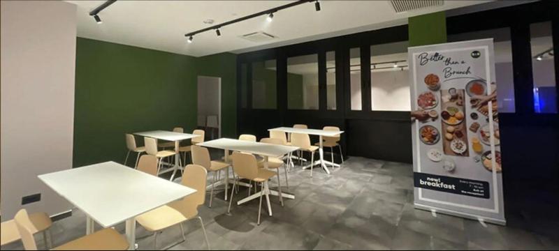 B&b Hotel Prato City Center - Lobi