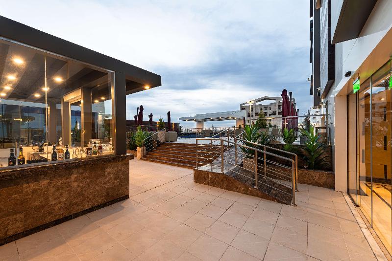 Best Western Plus Tabuk City Center - Bar