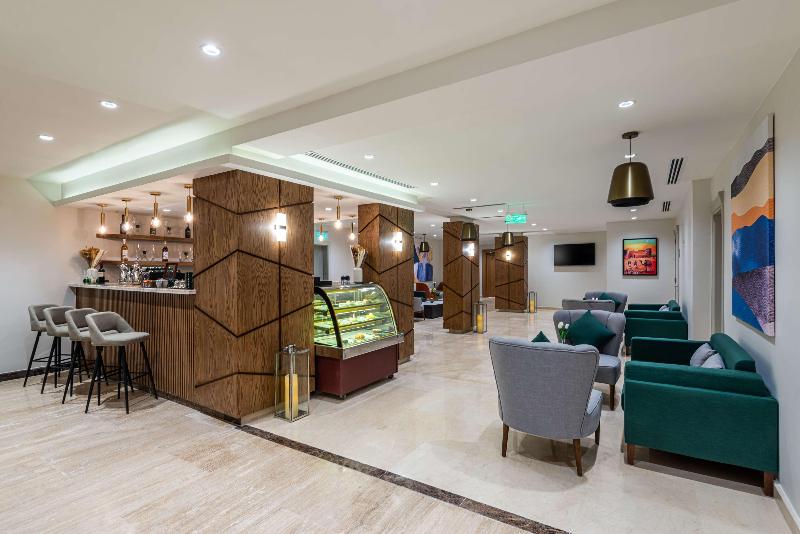 Best Western Plus Tabuk City Center - Bar