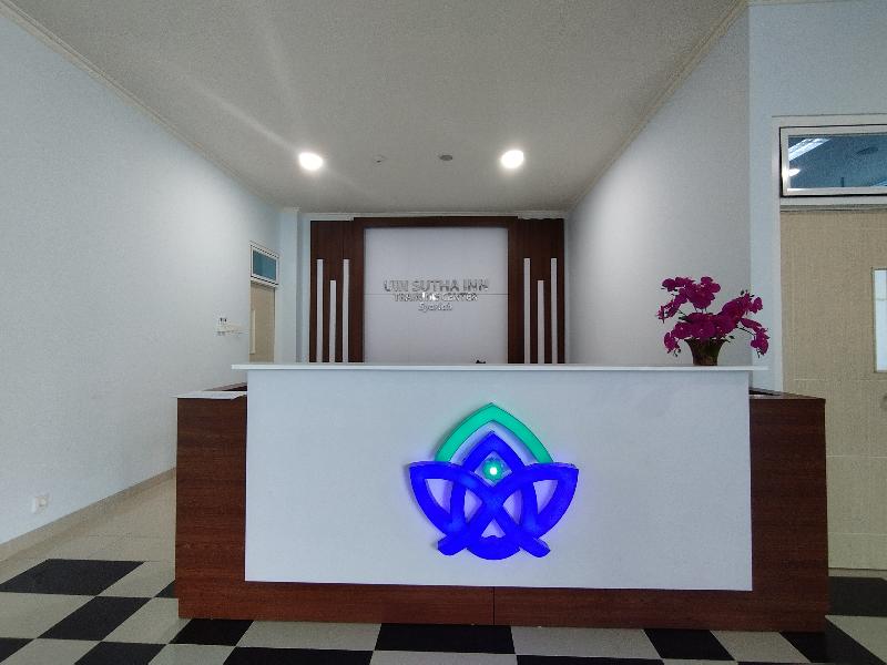 Hotel Sutha Inn Syariah By Zuzu - Lobi
