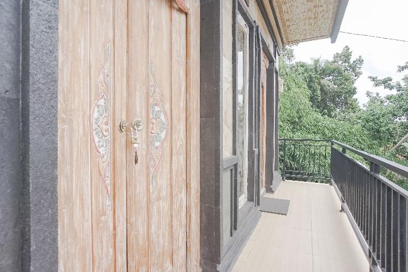 Giri Krisna Guest House By Zuzu - Lobi