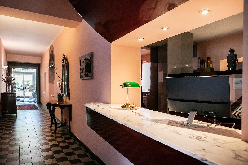 Hotel Milano Pool & Garden - Lobi