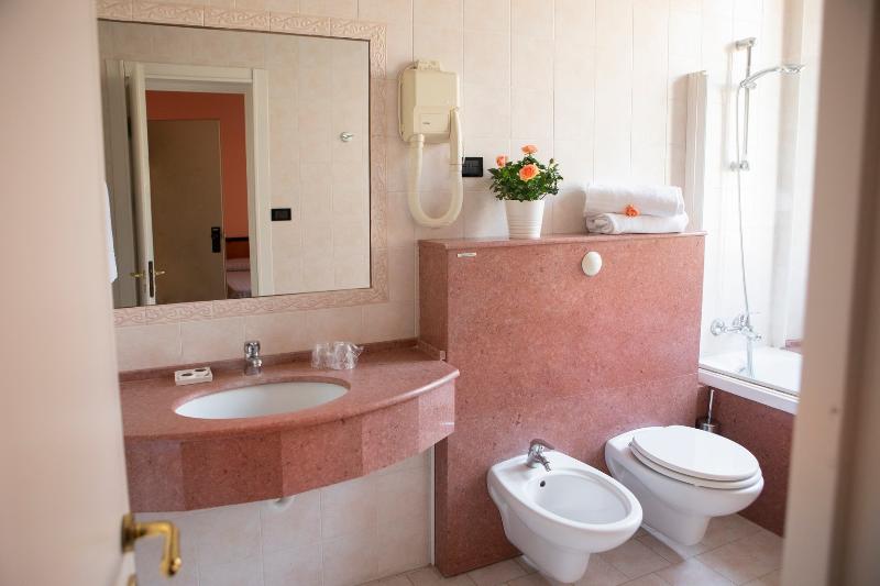 Hotel Milano Pool & Garden - Oda